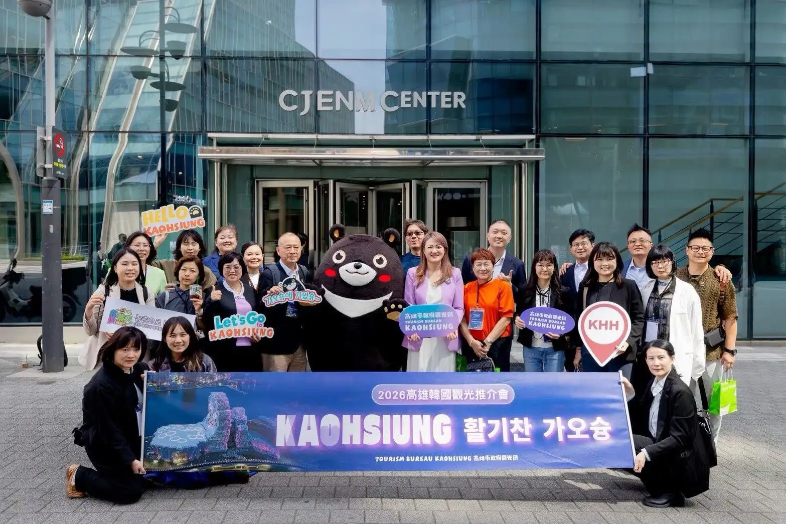 高雄國際觀光隊赴韓國拜會CJ ENM，洽談首爾公園音樂節合作事宜。（高雄市觀光局提供）