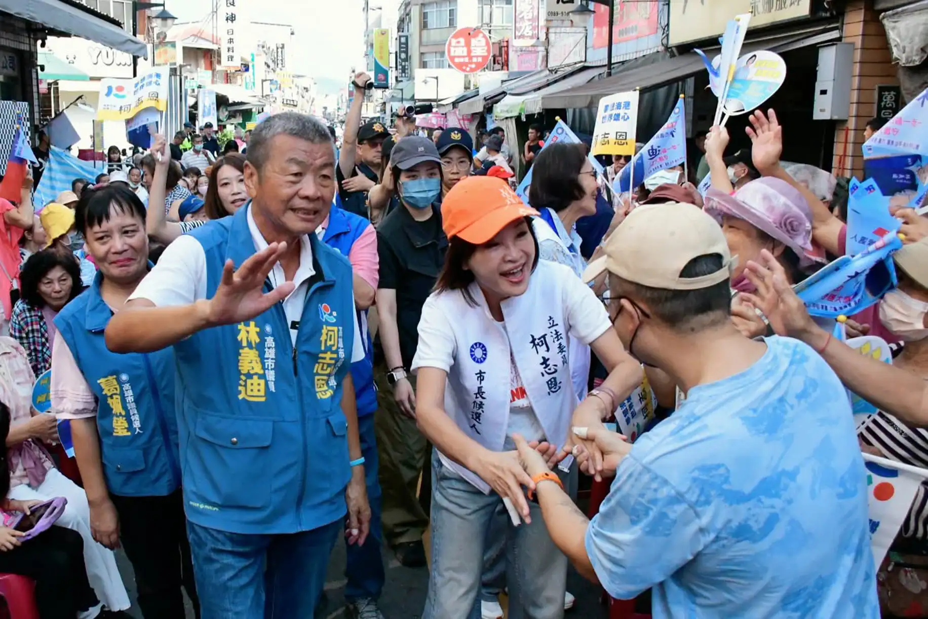 國民黨高雄市長候選人柯志恩（中）出席林義迪競選總部成立活動，與團隊並肩為大旗美地區發展及地方權益努力。（柯志恩團隊提供）