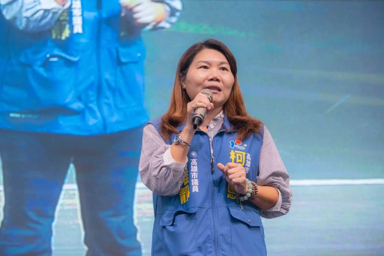 市議員李雅靜12日針對賴瑞隆幼教後援會會長涉及幼兒不當管教爭議提出質疑，要求賴瑞隆說明人事安排及背景查核機制。（李雅靜提供）