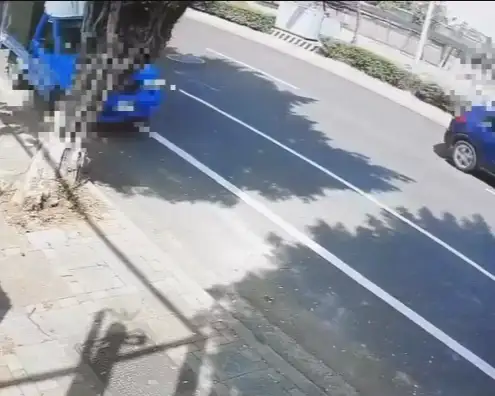 台南運鈔車監守自盜案偵破，郭姓運鈔員涉嫌侵占1450萬元，警方在台南及台中拘提4名嫌犯，查扣1255萬元贓款及相關物品，4嫌全數羈押禁見。(台南市政府警察局第六分局提供)