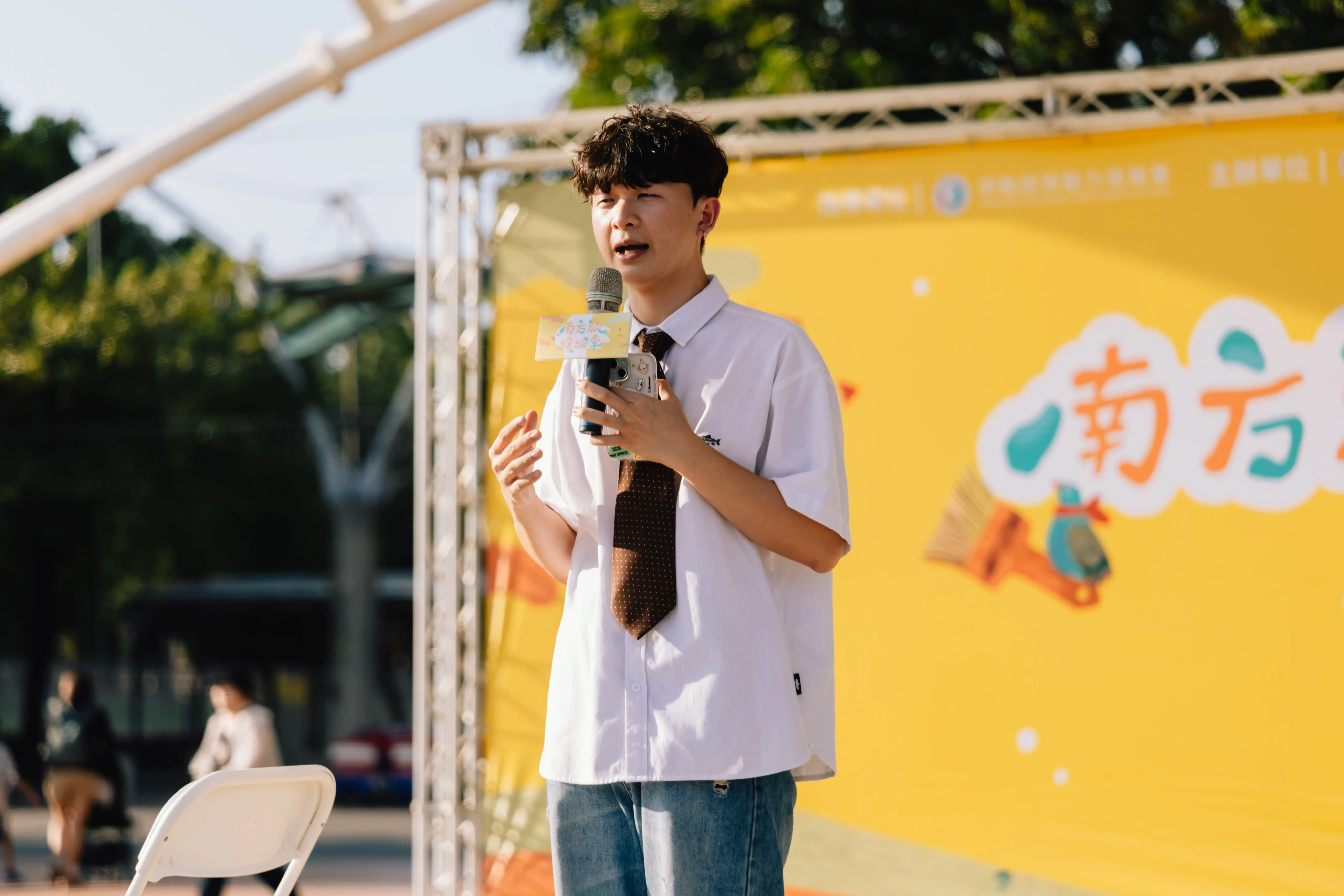 國際花藝賽銀牌林奕篁專題演講。(圖/南方實作基地提供)