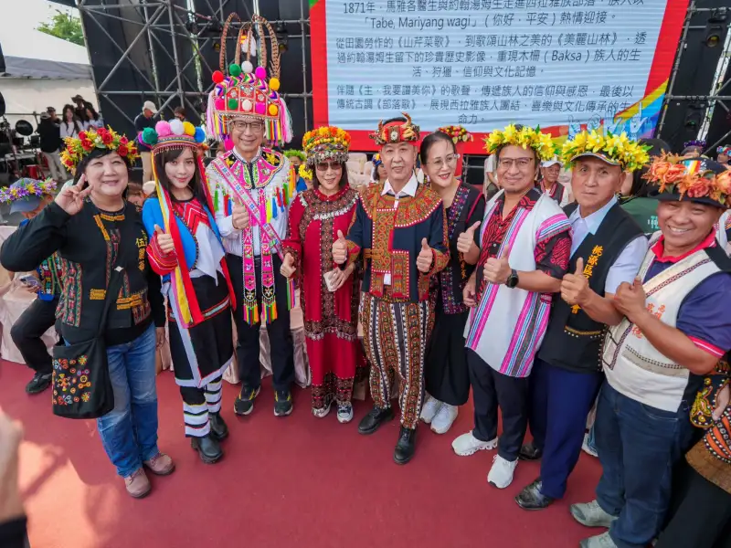 原民豐年節嗨翻衛武營！議長康裕成著族服力挺 邀市民大啖烤豬逛200攤市集
