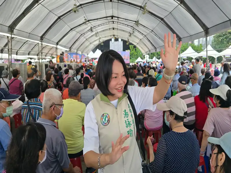 步步為營傾聽民意！選戰倒數40天湯詠瑜挨家挨戶走訪 宣布10/23競總成立兼顧防颱提醒