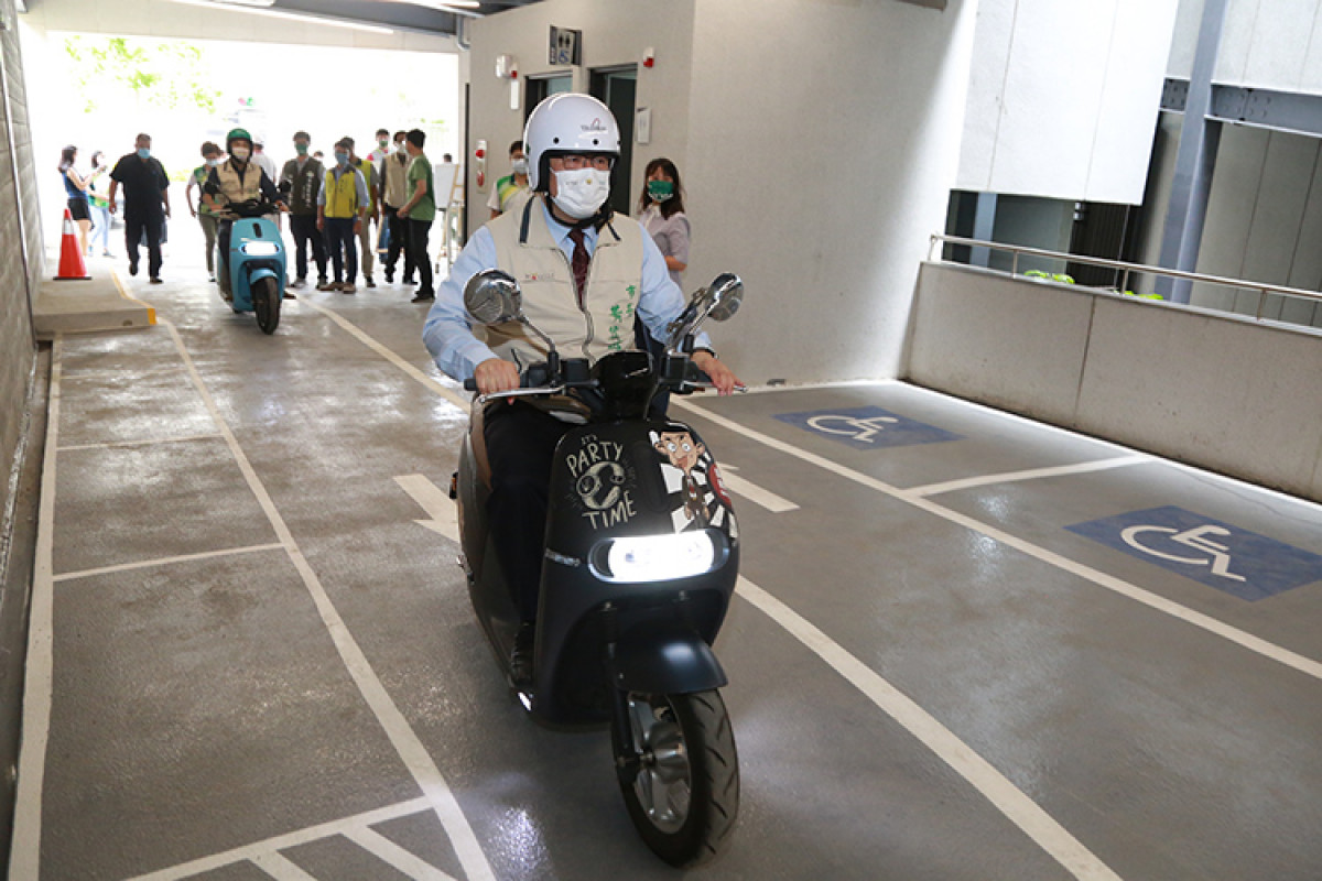 市長體驗友愛街立體機車停車場工程