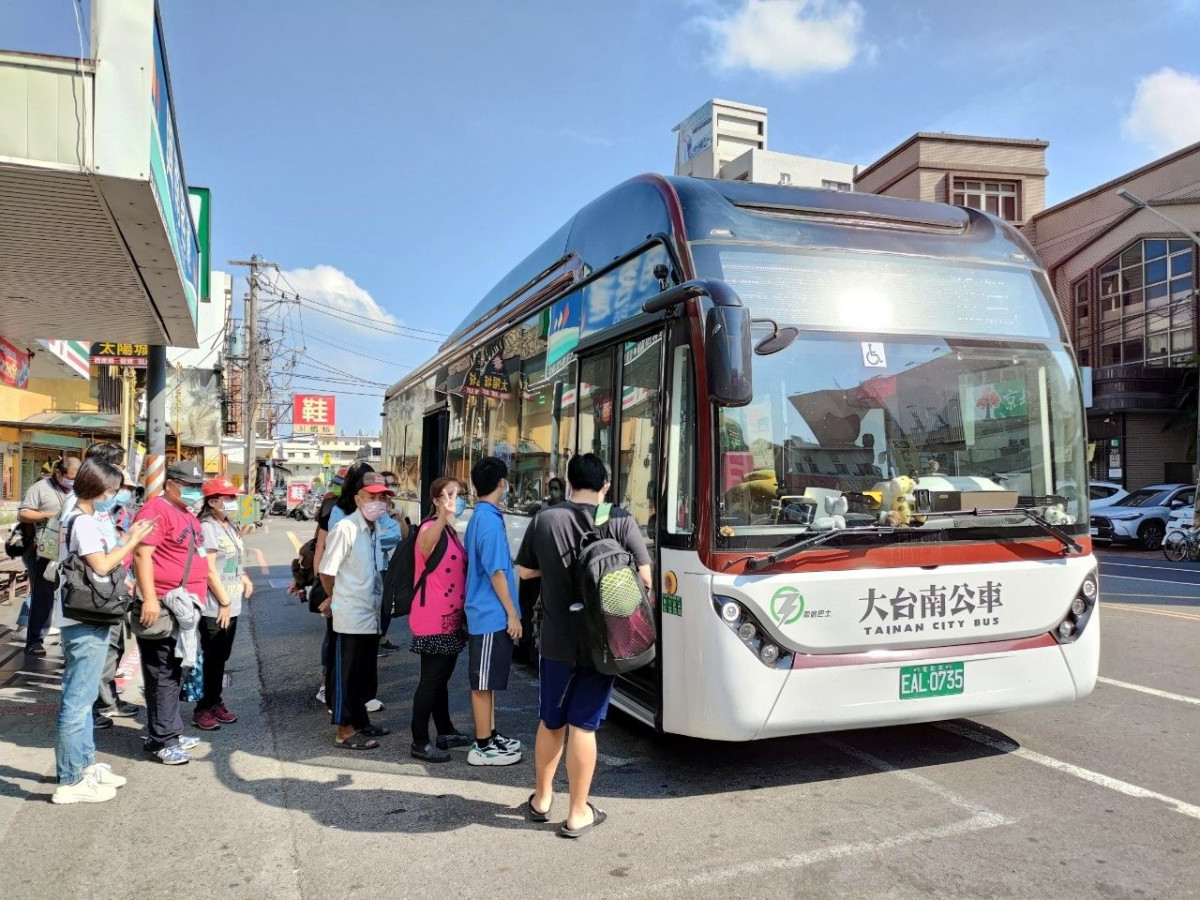 公車輕旅行