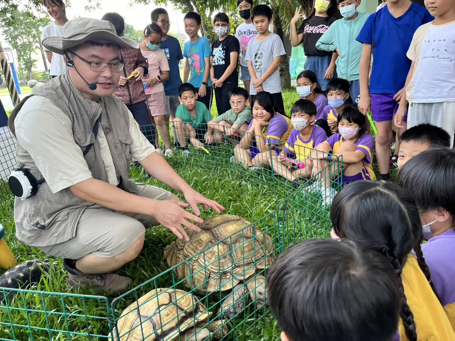 行動動物園，希望藉由寓教於樂的方式，讓小朋友從小培養尊重生命的觀念。（記者吳文欽攝）