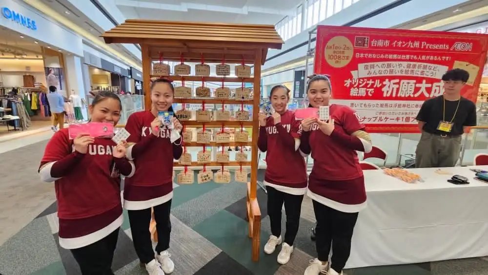 臺南觀光代言吉祥物魚頭君受民眾及學生歡迎（圖/臺南市政府觀光旅遊局提供）