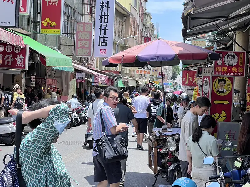 國華海安商圈出遊排隊人潮(圖/台南市政府提供)