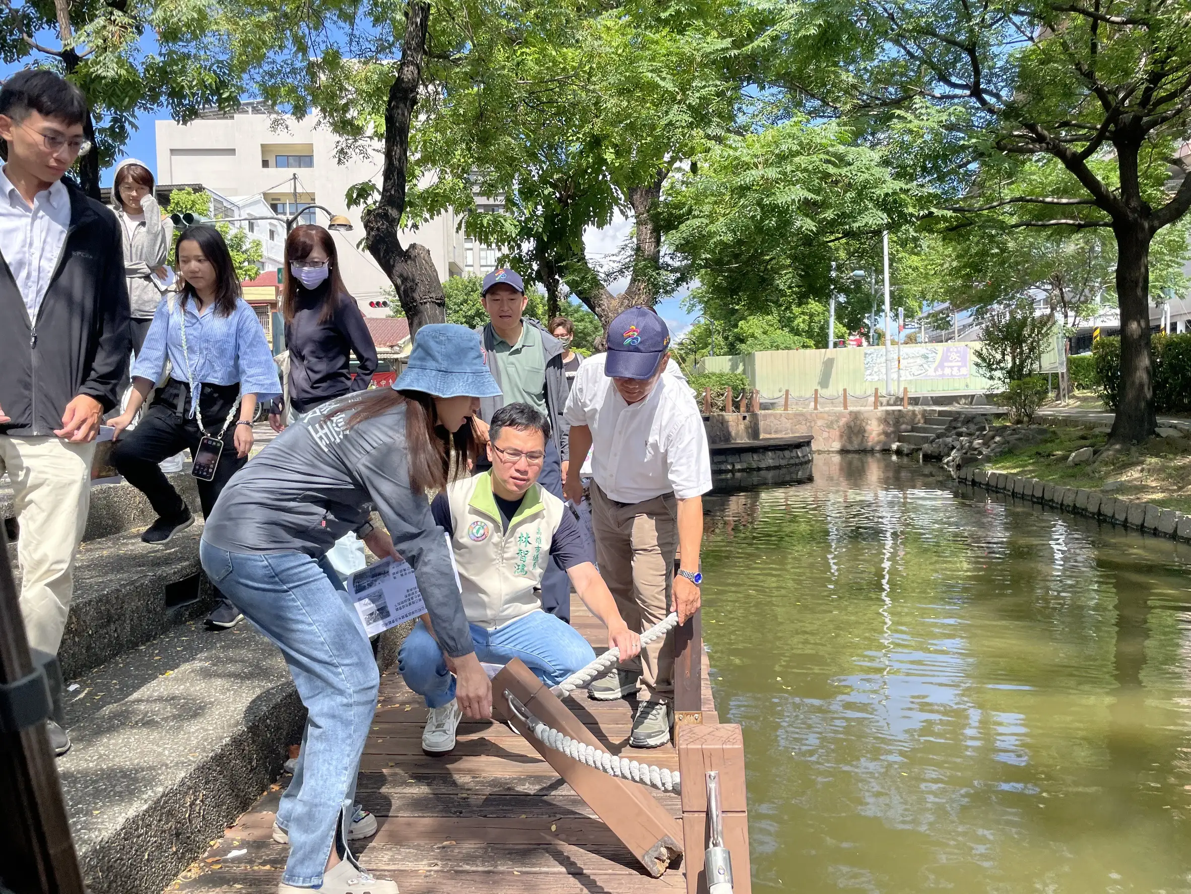 從1.0的護城河,演變為親水河岸時期2.0,未來希望推展到「曹公圳3.0」。(記者吳文欽攝)