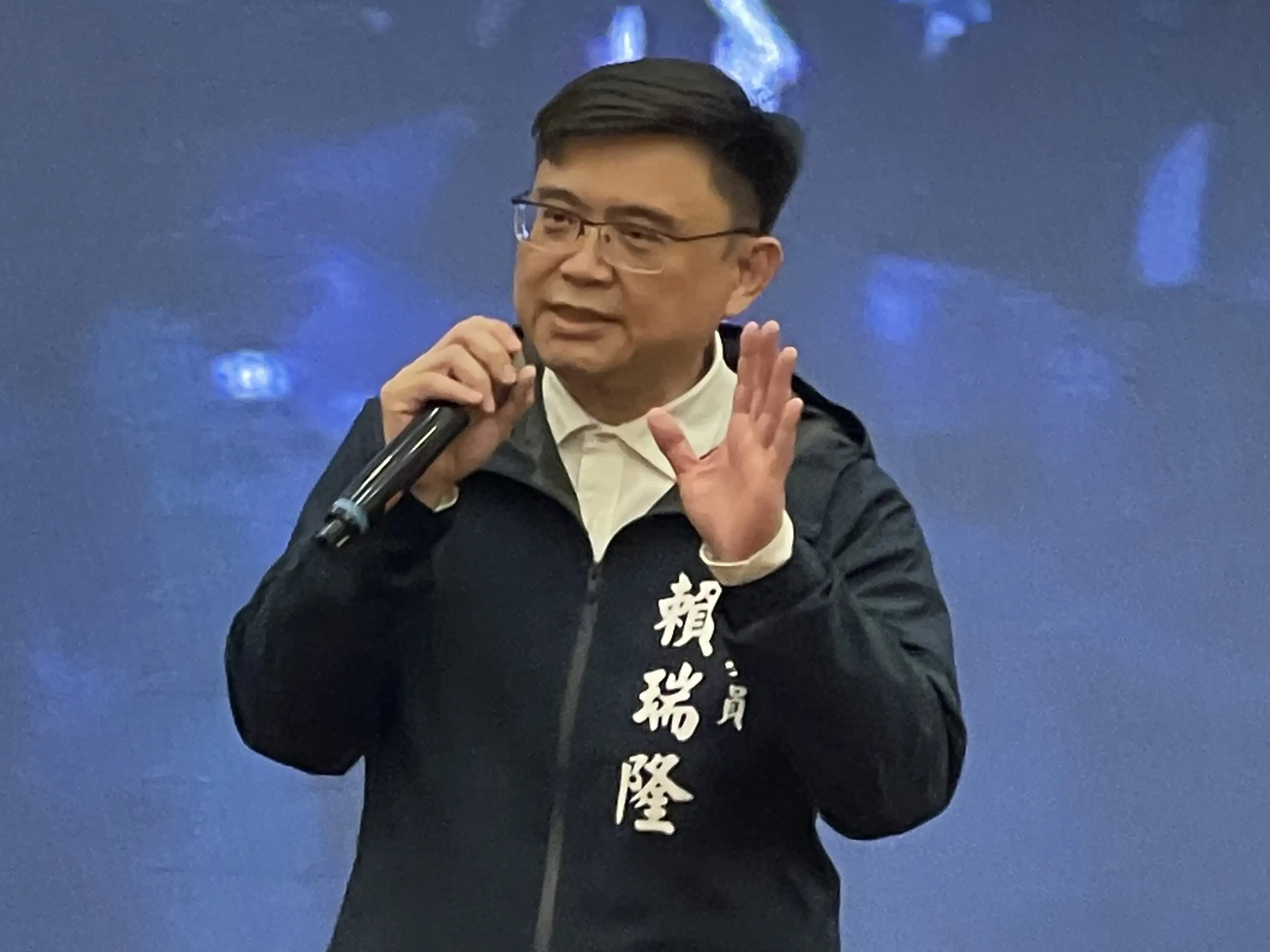 賴瑞隆在餐會致詞表示,讓更多人認識高雄的美麗及進步。(記者吳文欽攝)