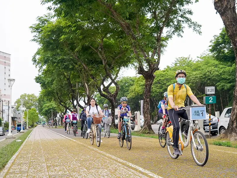 觀光局「高雄乘風而騎」單車遊將於9月22日開騎，首場在北高雄岡山公園登場，活動現場將有美食市集、精彩舞台表演，以及小朋友最愛的滑步車趣味競賽。（記者吳文欽攝）