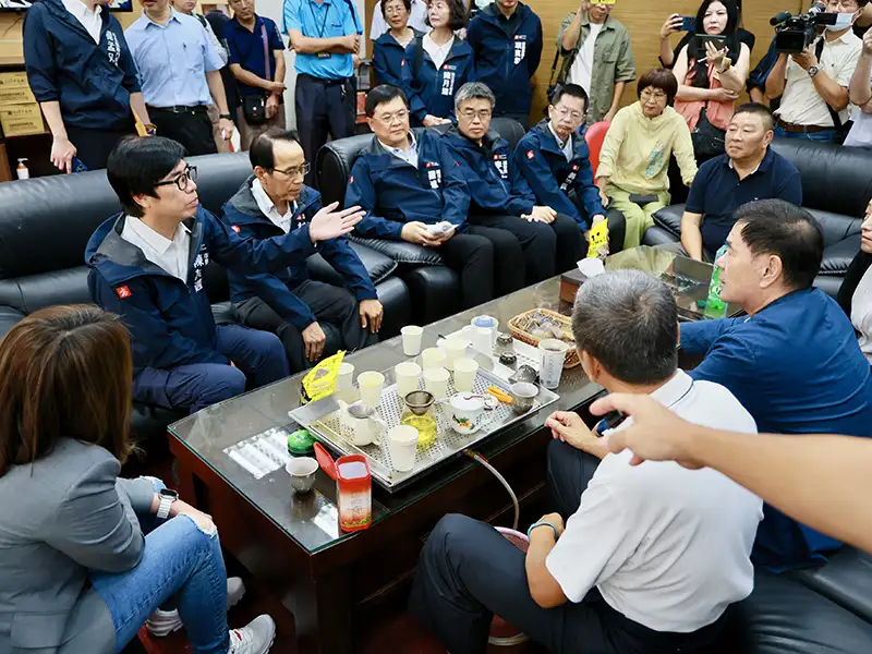 受山陀兒颱風影響，議會二度變更議程並延至今(8)日開幕。（記者吳文欽攝）