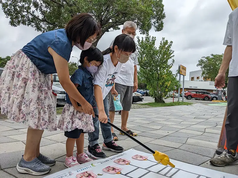 市集現場互動小遊戲可換現金抵用券(圖/雲嘉南分署 提供)