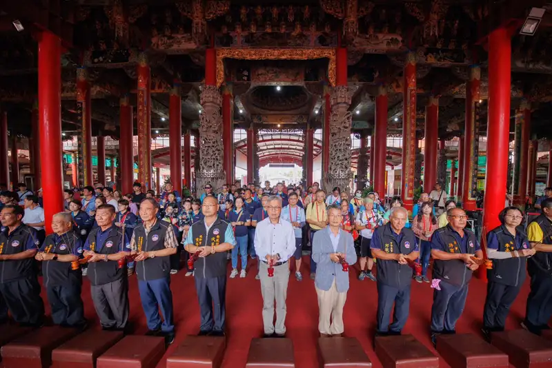 平安鹽在南鯤鯓代天府進行「祭鹽」科儀。(記者張振興攝)