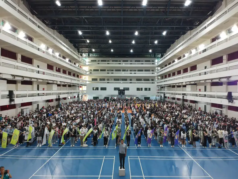 中華醫大56週年校慶運動會首次移師體育館內舉行。(圖/中華醫大提供)