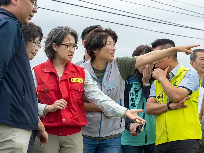 康芮颱風重創台東農業，饒慶鈴縣長向蕭副總統爭取全縣全品項現金救助及免勘查災損比率。（台東縣政府提供）