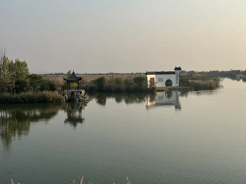 洽川風景名勝區擁有壯麗的黃河美景，宛如一幅天然的水墨畫。