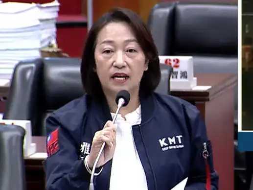 市議員李雅芬指出，楠梓坑人口成長快速，預估5年後人口可望近10萬人，建議應於文中十五設立新校或評估楠梓高中增設國中。（記者吳文欽攝）