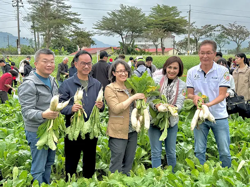 蕭美琴副總統14日上午蒞臨高雄，出席美濃白玉蘿蔔還有好豆季開幕活動。（記者吳文欽攝）