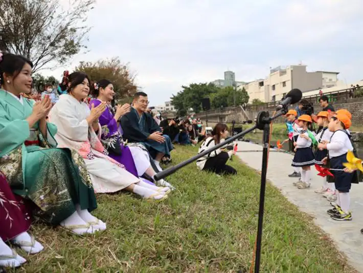 流動藝術饗宴把表演舞台搬到戶外 讓表演型態呈現更加多元樣貌。(圖/雲林縣政府提供)