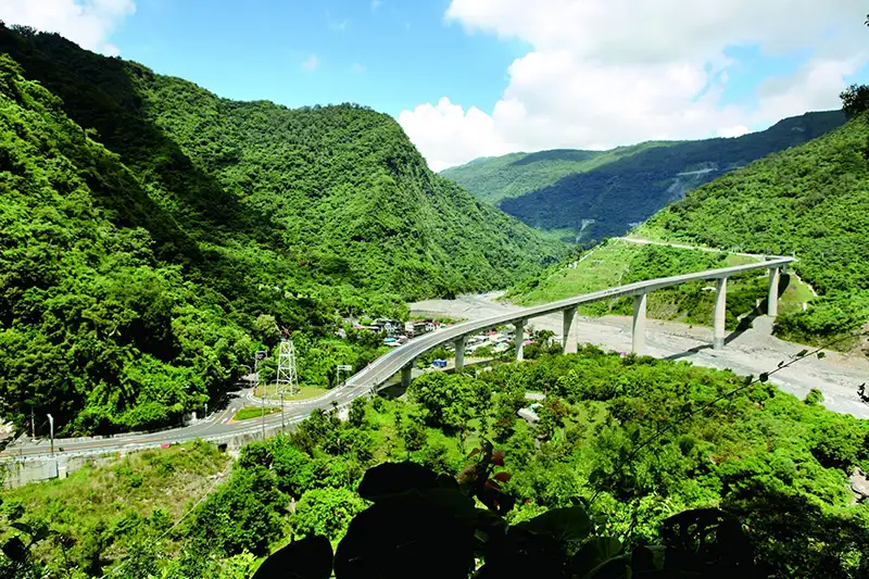 屏東縣政府推薦多條旅遊路線，歡迎民眾來跨年。（圖/屏東縣政府提供）