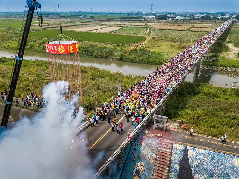 農曆三月「瘋」媽祖，新港奉天宮是大甲媽祖遶境的重要站點。(圖/嘉義市文觀局)