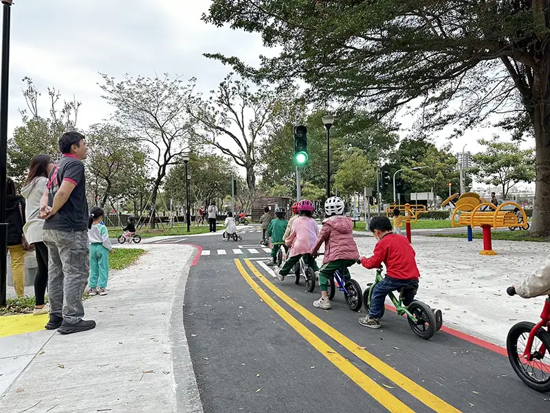 東區首座兒童交通主題公園-泉源公園。(圖/台中市政府提供)