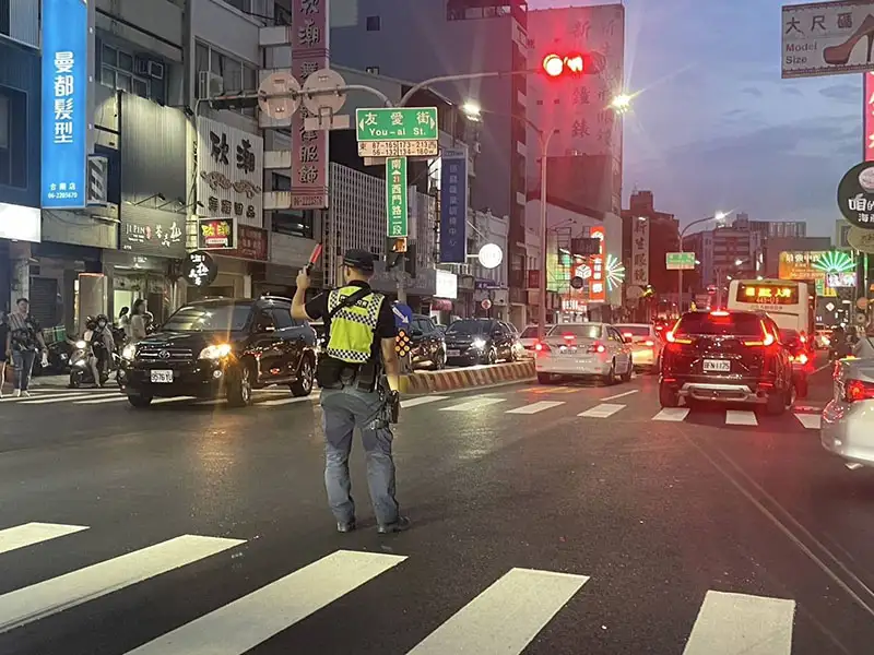 春節期間中西區赤崁孔廟文化園區及海安商圈美術館 南警交管措施看過來