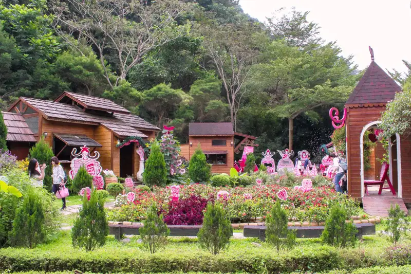 新社特色餐廳花園設計吸引遊客。(圖/台中市政府提供)