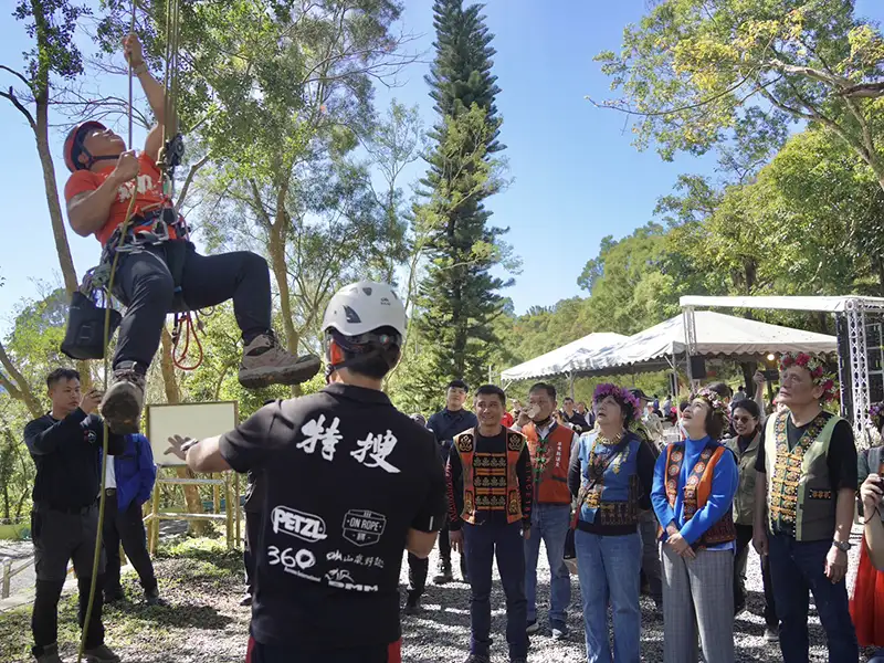 全國首座以排灣族聖山—大武山建置的山林教育中心，15日舉辦啟用典禮。（屏東縣政府提供）