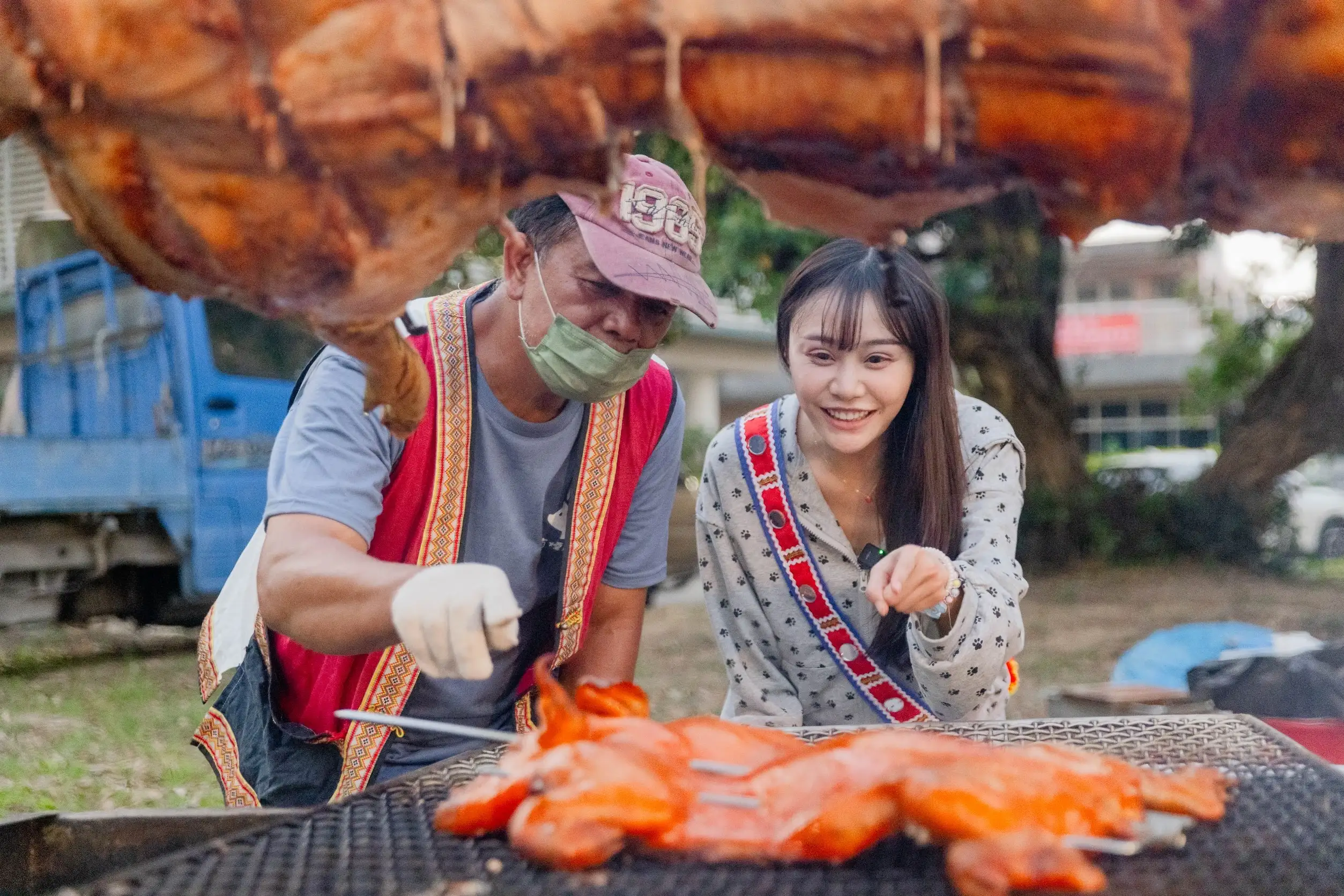 高雄潮玩祭活動一日在高雄愛河旁河西路盛大登場，首日吸引超過萬人共襄盛舉，網路好評分享不斷。（記者吳文欽攝）