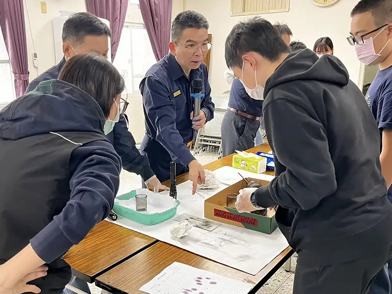 臺南二中「國民法官」選修課參訪五分局   學習指紋鑑定與防詐騙知識