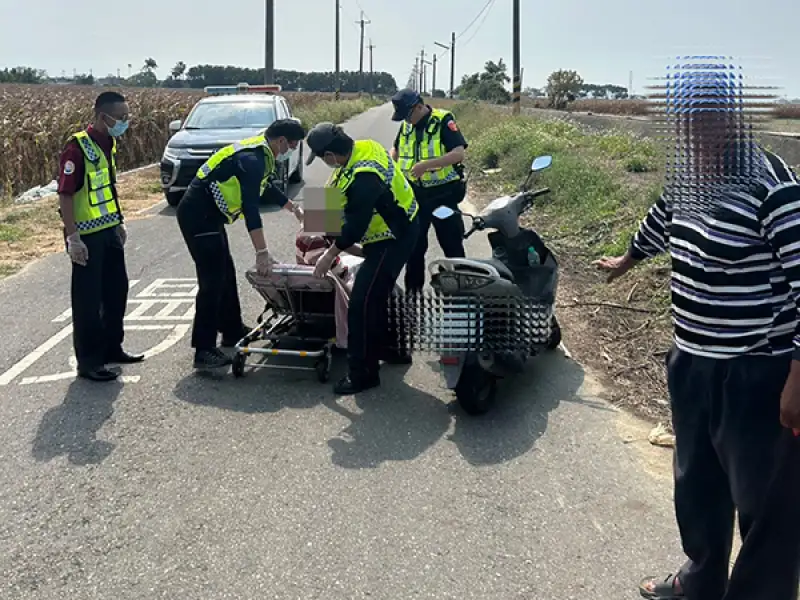 老農田作身體不適路倒  鹿草警及時協助送醫