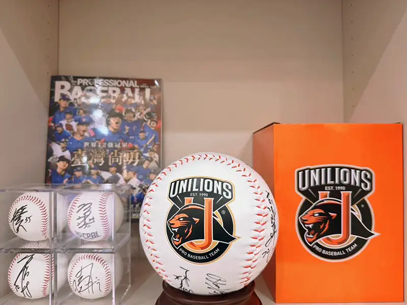 統一7-ELEVEn獅棒球隊為治療所注入運動精神與團隊活力。(圖/華崴信息能物理治療所 提供)