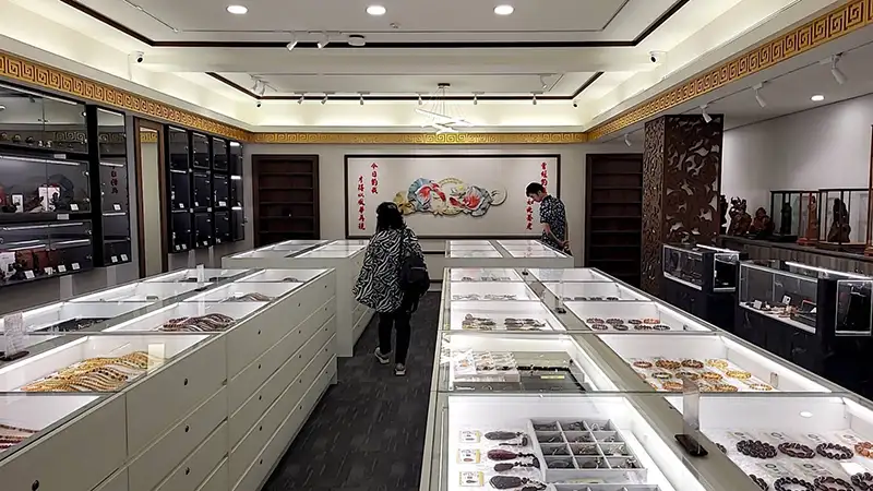 瑞璟藝術珍藏 盛大開幕 打造全國最大琥珀藝術展覽館。(記者 林怡孜)