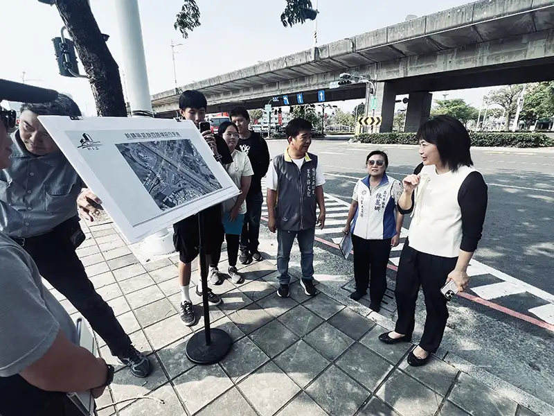 高市議會工務委員會跨區考察　關注道路與公園開闢進度