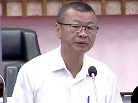 市議員林義迪表示,馬頭山遭不肖業者非法棄置廢棄物,市府應加強查核機制及廢棄物處置進度,於雨季來臨前加速處理。(記者吳文欽攝)