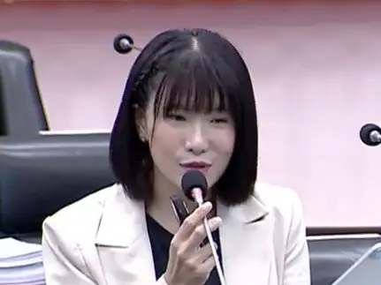 市議員鄭孟洳指出,美食之都光環的背後,隱藏的是高油、高糖、高熱量的飲食習慣。(記者吳文欽攝)