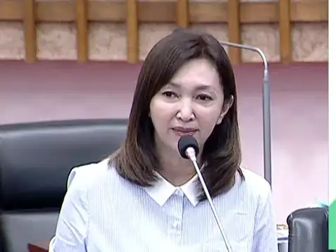 市議員李雨庭盼市府追蹤捷運小港林園線中央核定經費進度,如期推動相關工程,勿讓捷運到林園斷了線。(記者吳文欽攝)