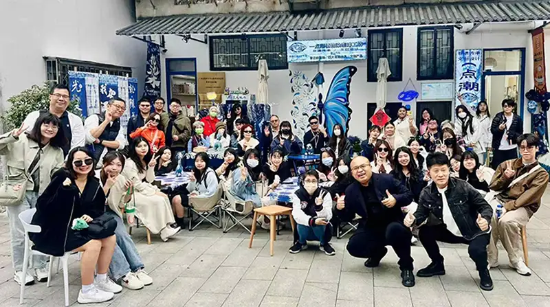 一點潮非遺文創工作室成為廣州台灣同鄉的打卡熱點,共享文化創意與傳統手作的。(記者楊婉攝)