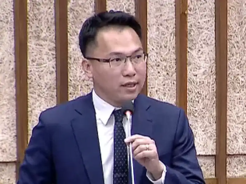 林智鴻主張南遷機場 建設24小時新高雄國際機場