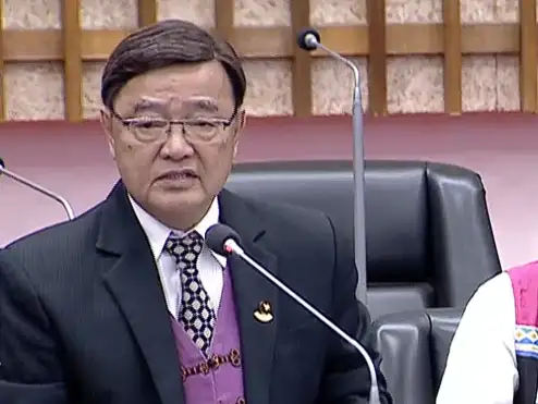 市議員范織欽主張應成立原住民族教育諮詢委員,合理編制預算,增補原住民文化專業正職人員以及成立族語教材編撰小組。(記者吳文欽攝)