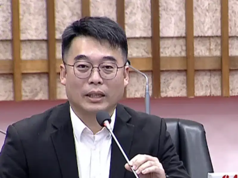 邱俊憲倡議育兒津貼再加碼 助攻高雄出生率