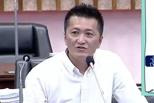 市議員宋立彬建議市府評估,向中央爭取台六十一線高雄延伸線應串聯國道十號,連結南北、東西向交通。(記者吳文欽攝)