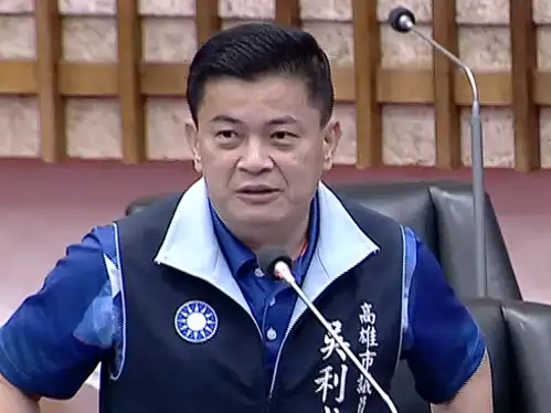 市議員吳利成關切大樹地區光電建設,痛批廠商濫墾山林、污染水源、破壞地形地貌。(記者吳文欽攝)