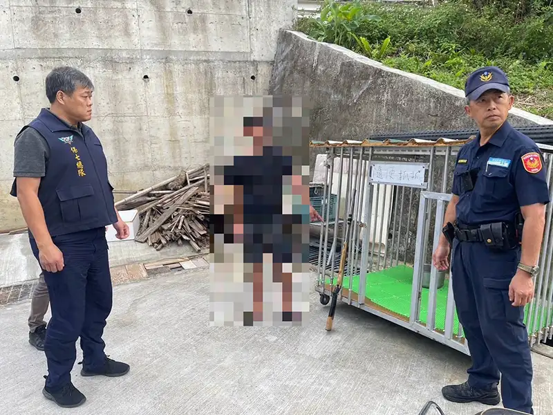警方查獲不法獵捕梅花鹿案件,查扣土製獵槍、行動電話及鹿茸等相關證物,展現打擊野生動物盜獵決心。(墾管處提供)