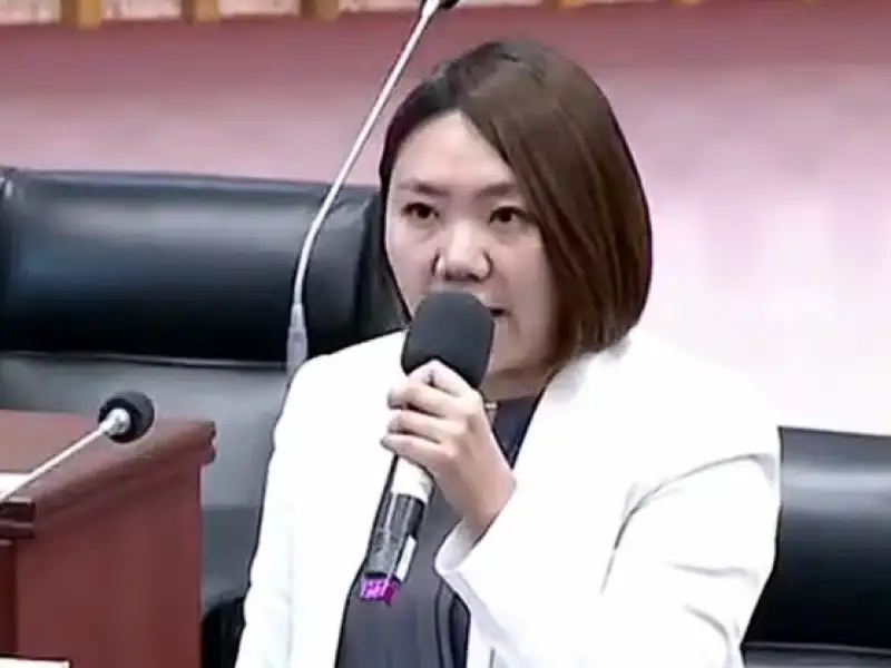 邱于軒促市府硬起來 對無許可運轉台電機組開罰