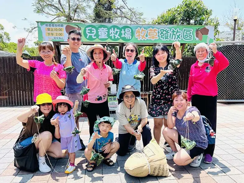 壽山動物園慶端午 動物享用蔬果冰粽萌樣十足