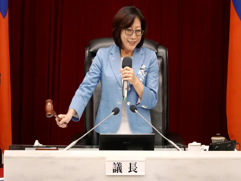 高雄市議會閉幕 康裕成承諾持續監督、服務不打烊
