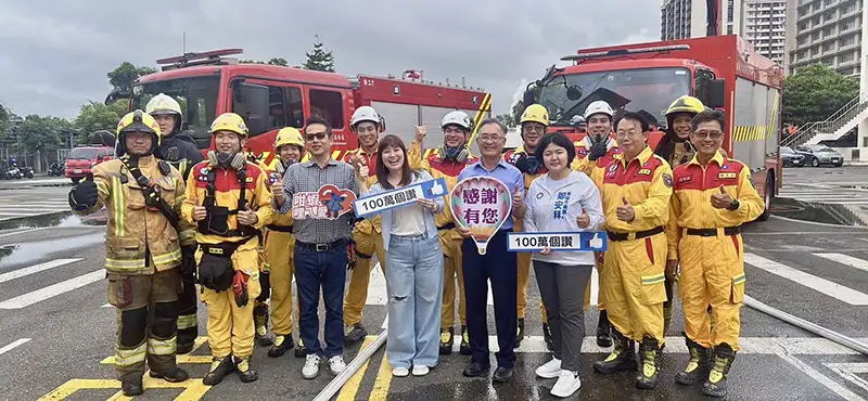 市議會警消衛環委員會召集人許采蓁及鄭安秝、何權峰等議員，2日下午視察消防局特搜大隊相關業務。（記者吳文欽攝）